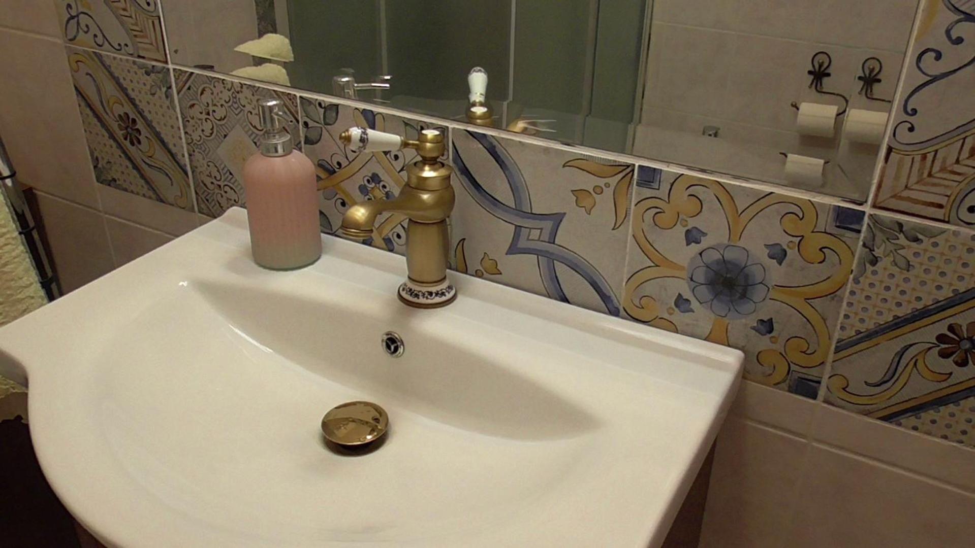 Italian Romance - A Fine In Apartment Rome